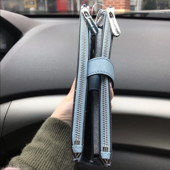 NWOT MICHAEL KORS DOUBLE ZIP WALLET - Picture 3 of 6